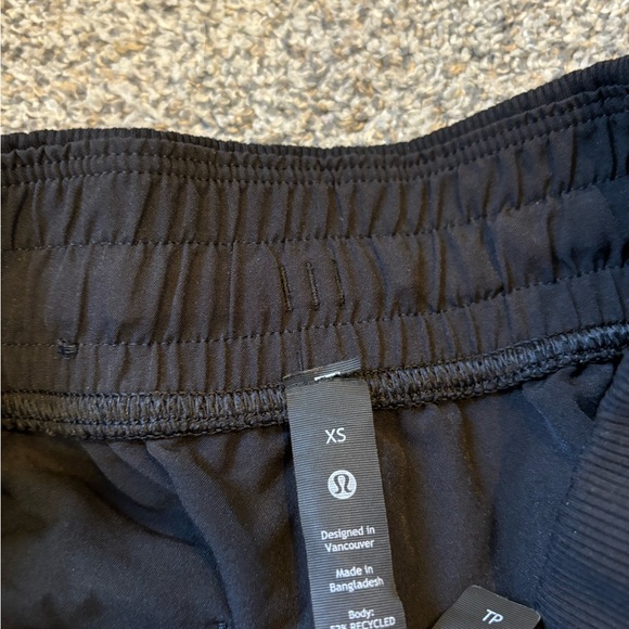 Lululemon ABC Jogger - Picture 2 of 4